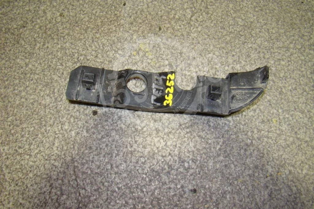 Кронштейн переднего бампера левый Hyundai Getz TB