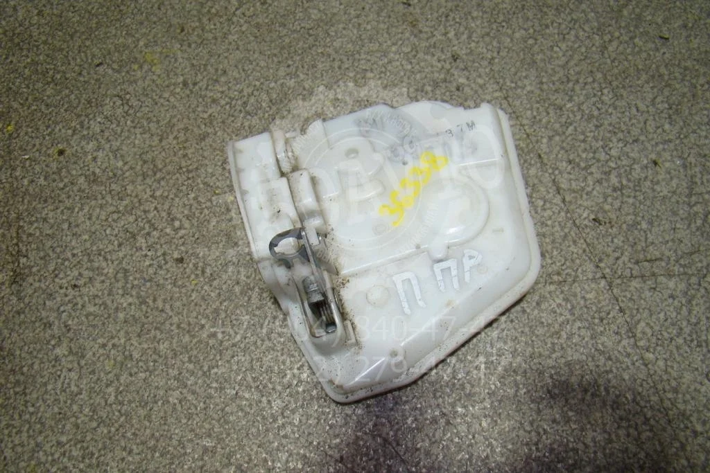 Замок двери передней правой Mazda 3 BL