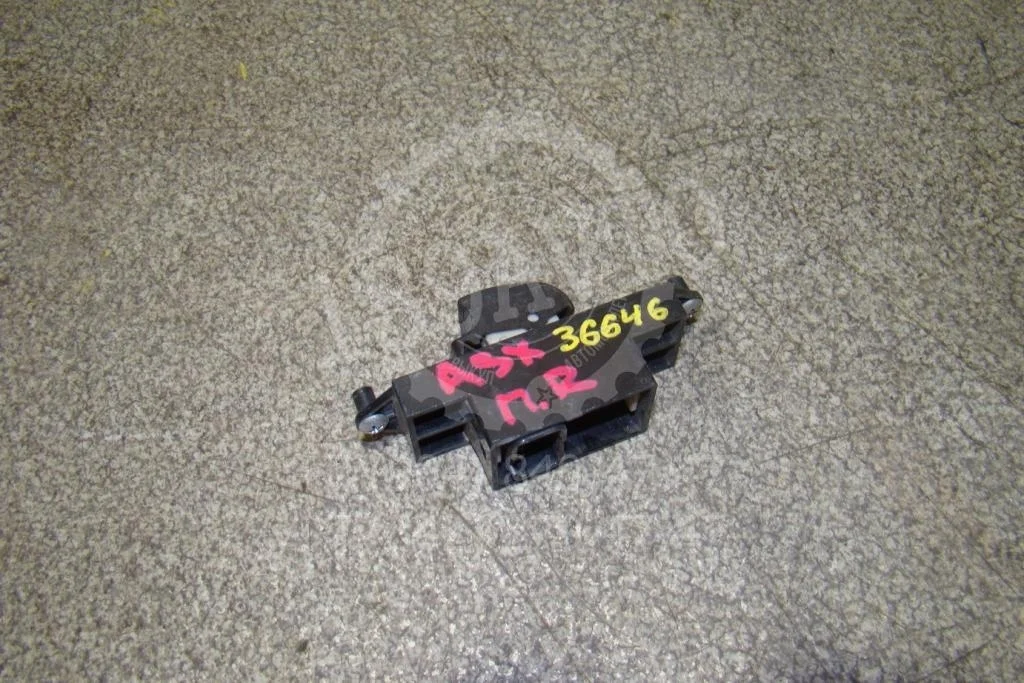 Кнопка стеклоподъемника Mitsubishi ASX 2010