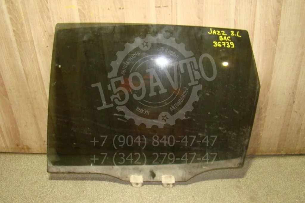 Стекло двери задней левой Honda Jazz GD