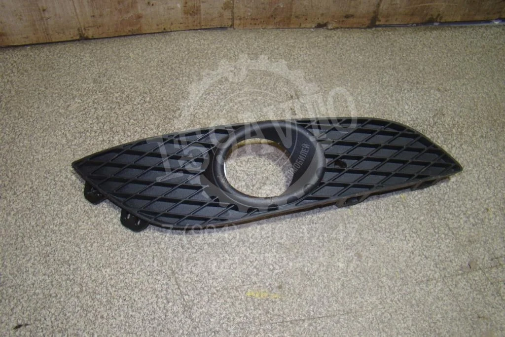 Решетка в бампер правая Opel Astra H