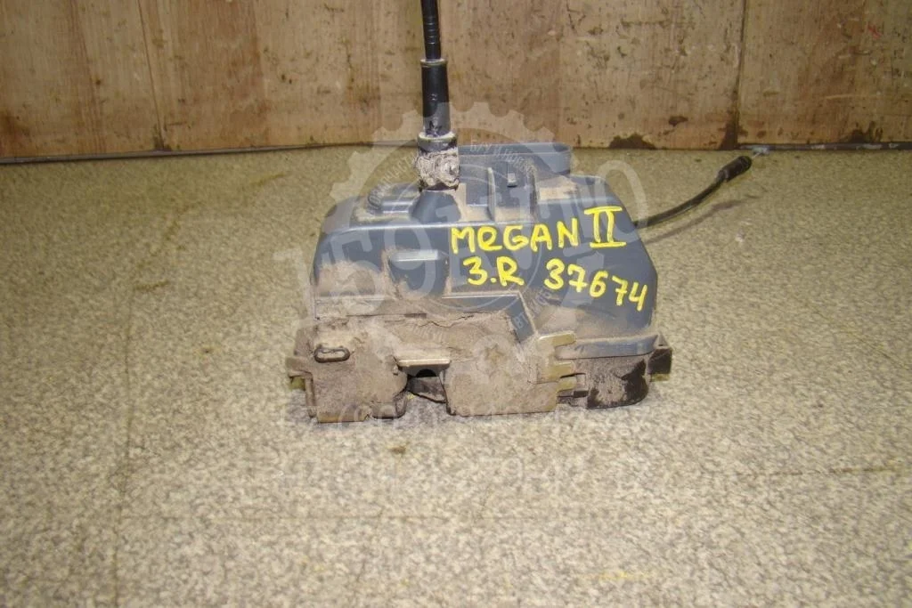Замок двери задней правой Renault Megane 2