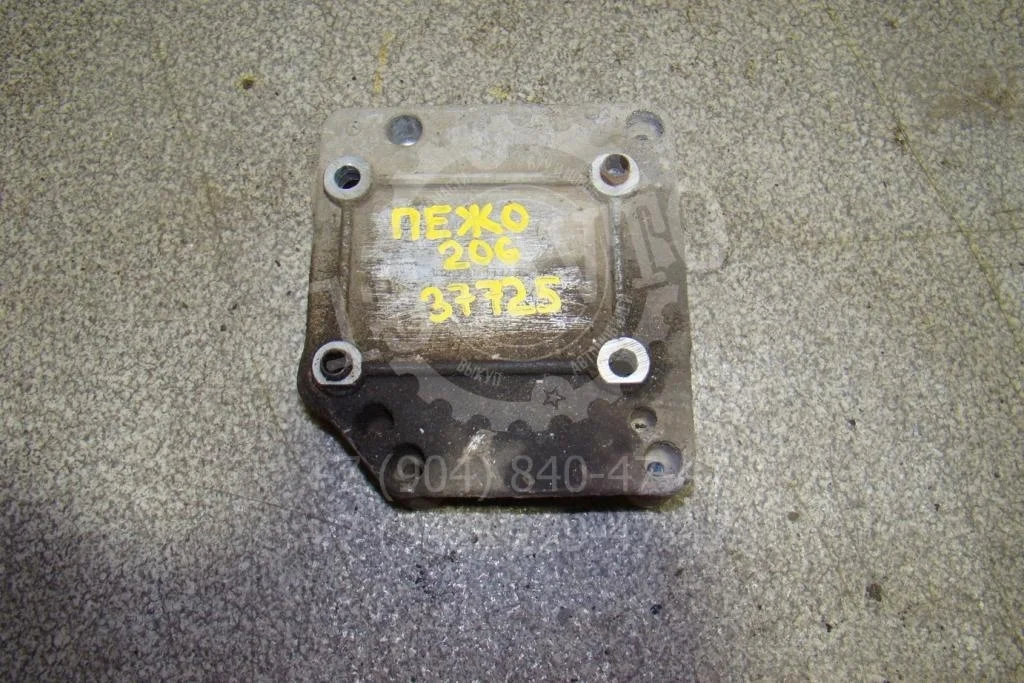 Кронштейн кондиционера Peugeot 206