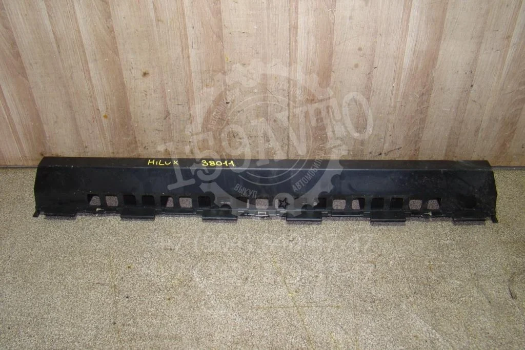 Наполнитель переднего бампера Toyota Hilux 8 AN120, AN130