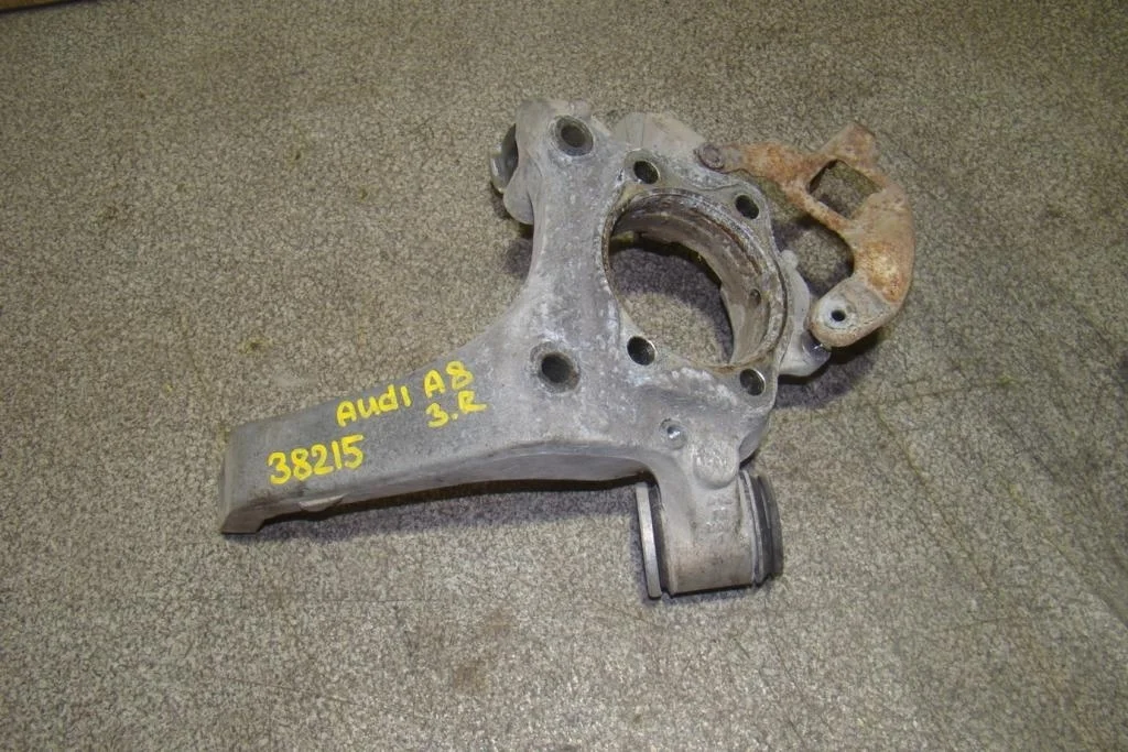 Кулак поворотный задний правый Audi A8 2007 D3