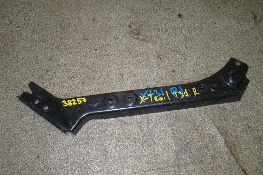 Элемент передней панели Nissan X-Trail T31