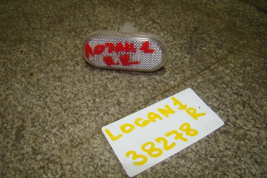 Повторитель на крыло Renault Logan 1 L90