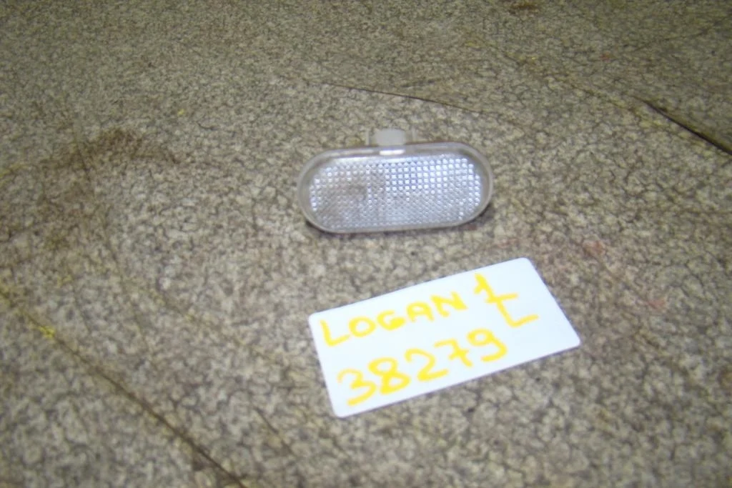 Повторитель на крыло Renault Logan 1 L90