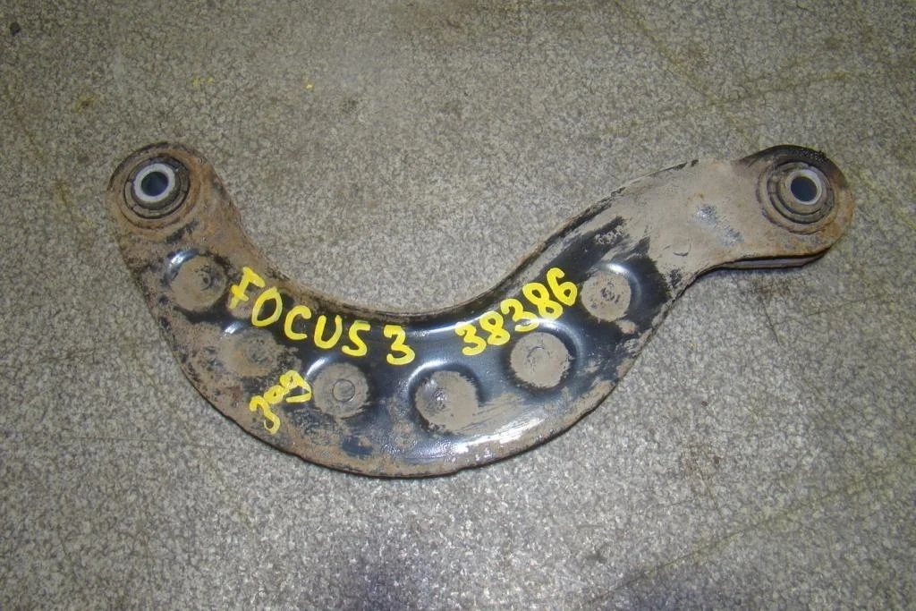 Рычаг задний верхний Ford Focus 2012 3