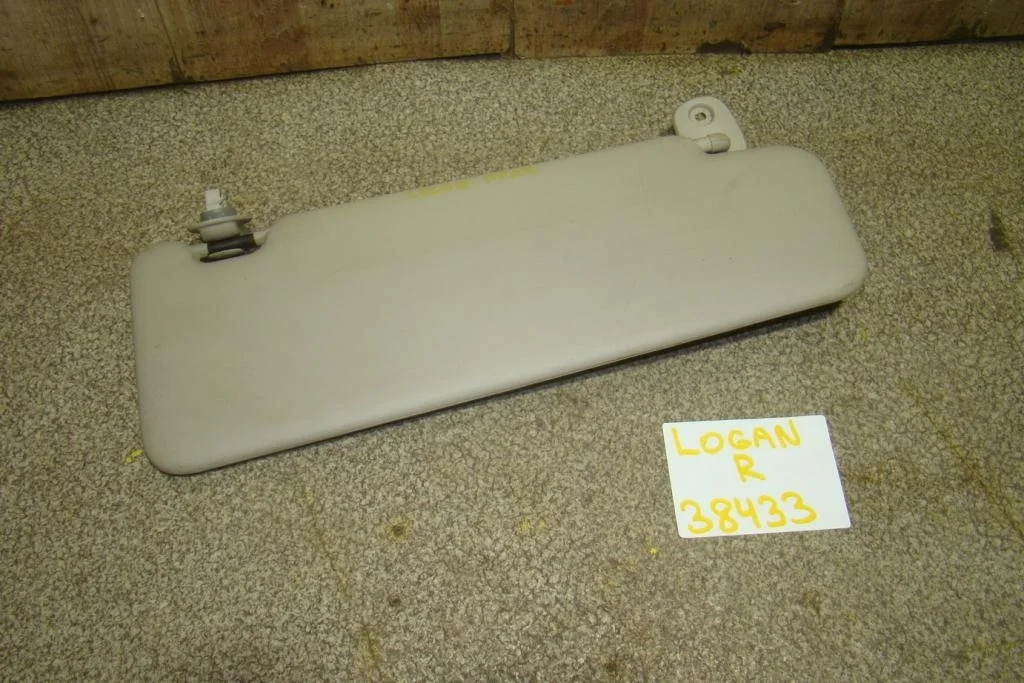 Козырек солнцезащитный правый Renault Logan 1 L90