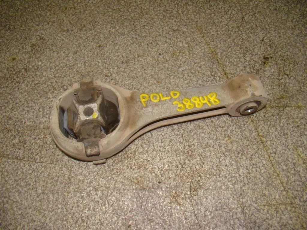 Опора двигателя задняя Volkswagen Polo 5