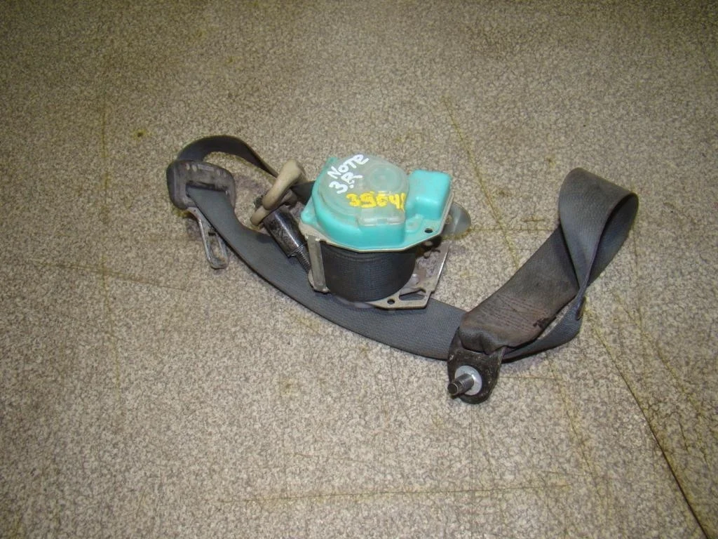 Ремень безопасности Nissan Note E11