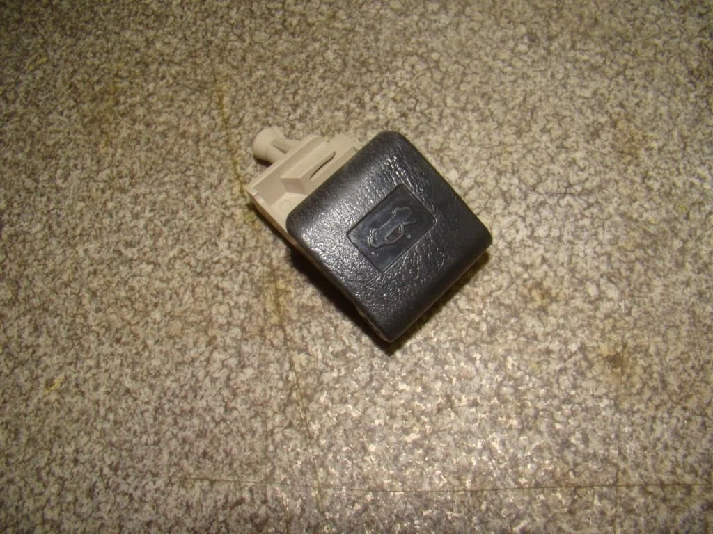 Ручка открывания капота Toyota Land Cruiser Prado J150