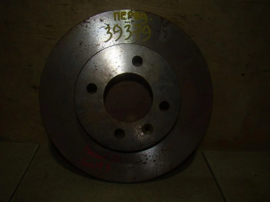 Диск тормозной передний не вентилируемый Volkswagen Passat B4
