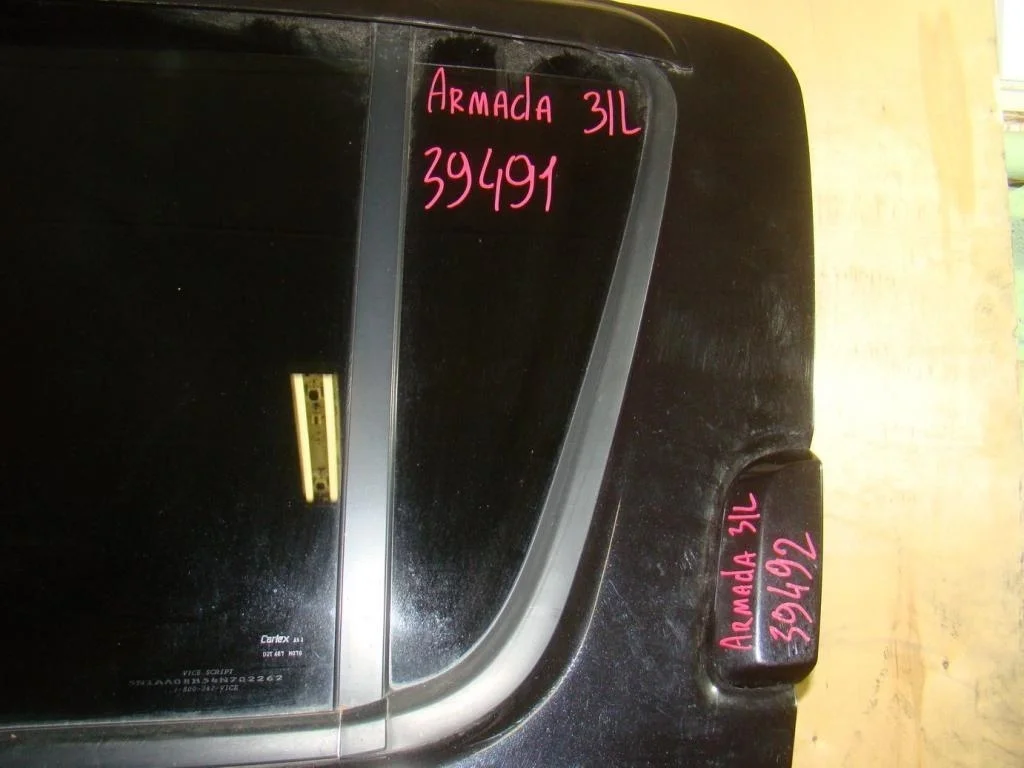 Стекло двери задней левой форточка Nissan Armada 2003 TA60