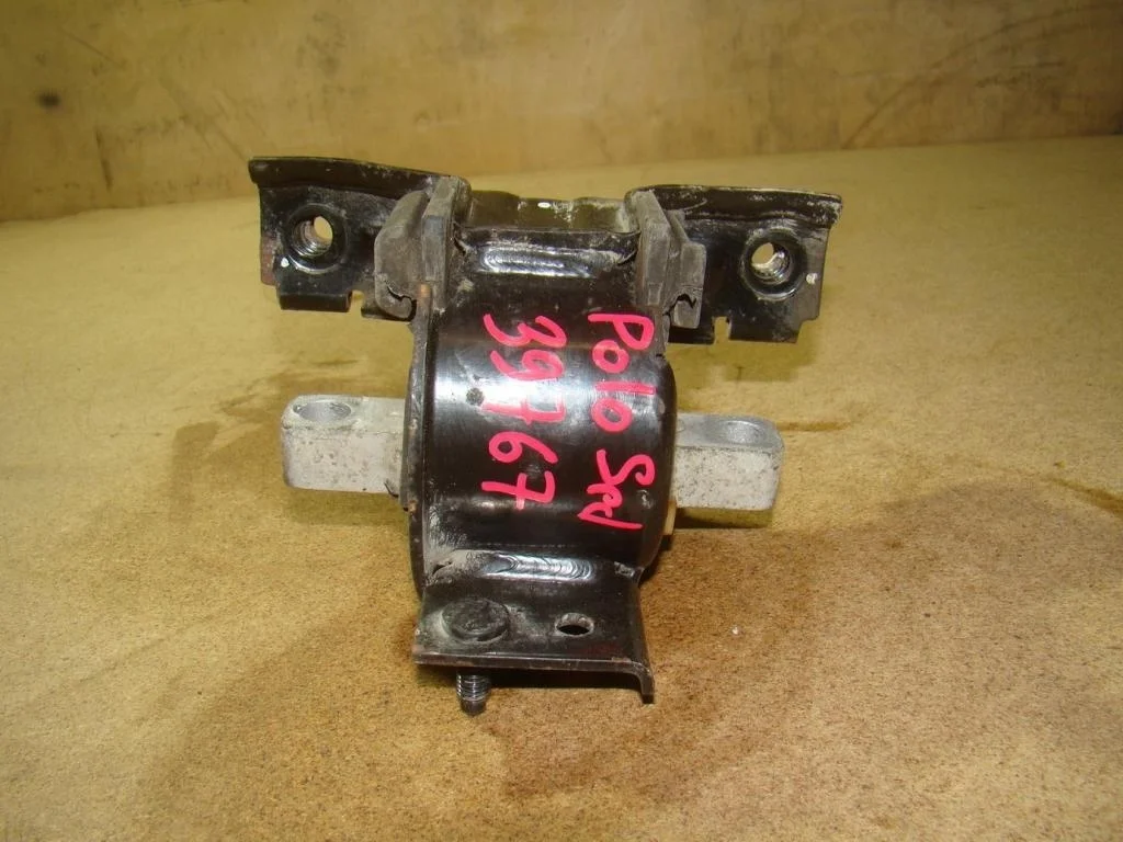 Опора кпп левая Volkswagen Polo 5