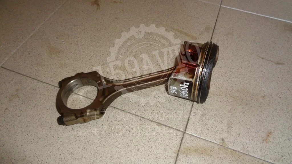 Поршень с шатуном Toyota Corolla E150