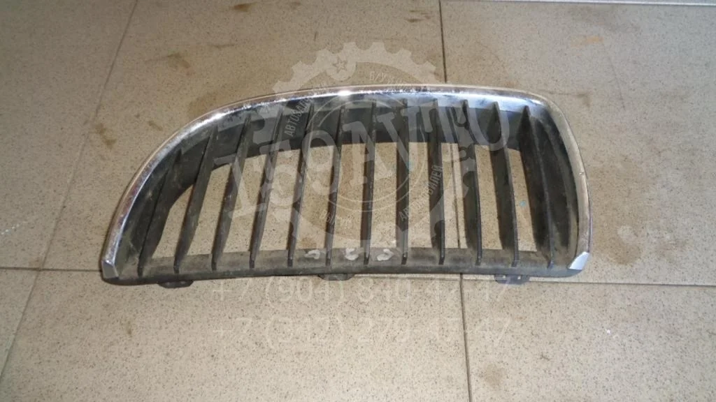 Решетка радиатора левая BMW 3-Series E90, E91, E92, E93