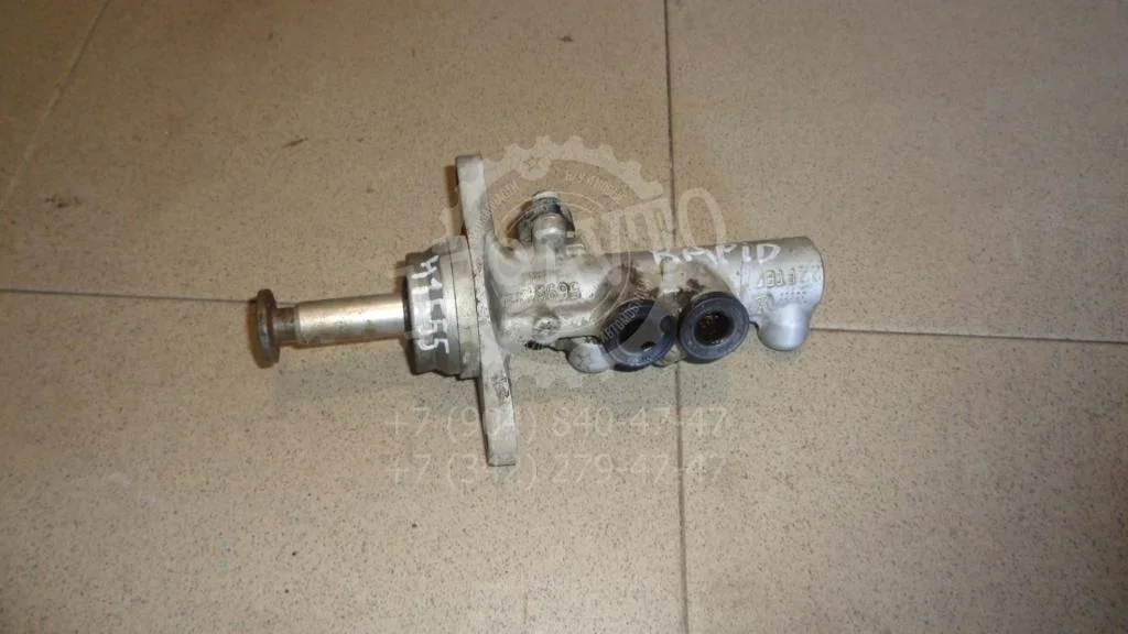 Цилиндр тормозной главный Skoda Rapid 1 2014
