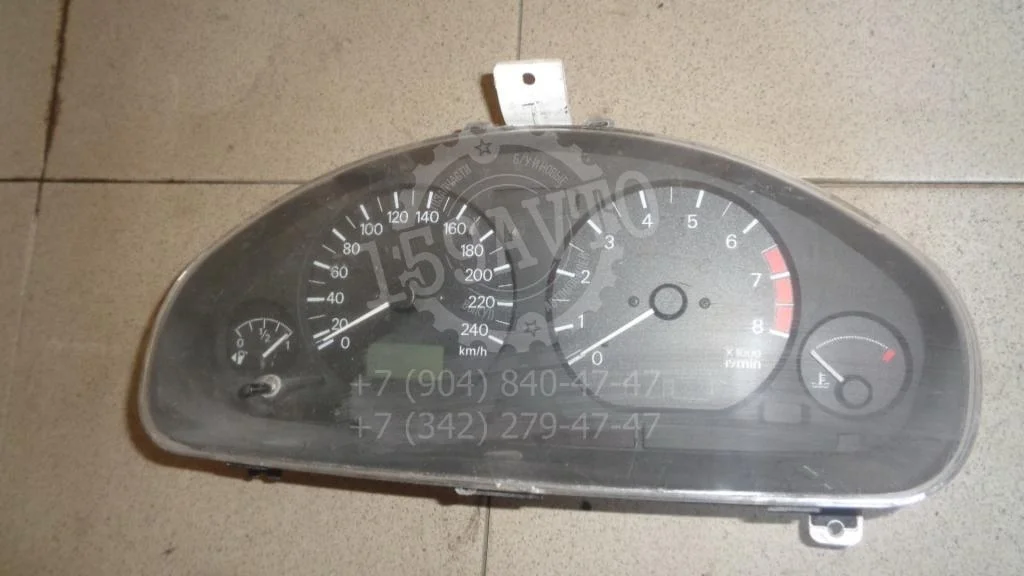 Панель приборов Mitsubishi Carisma DA