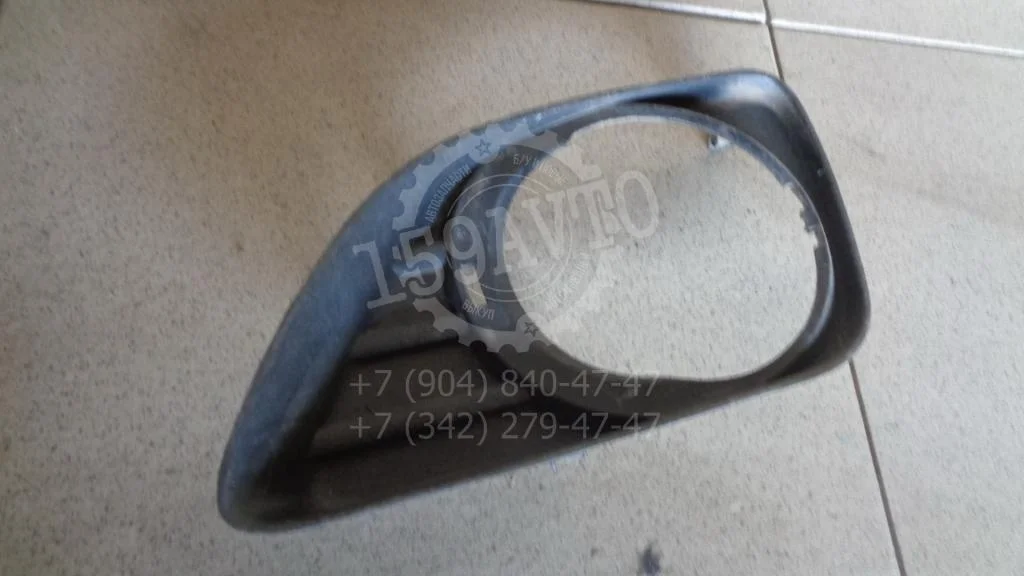 Рамка противотуманой фары левой Toyota Camry XV40