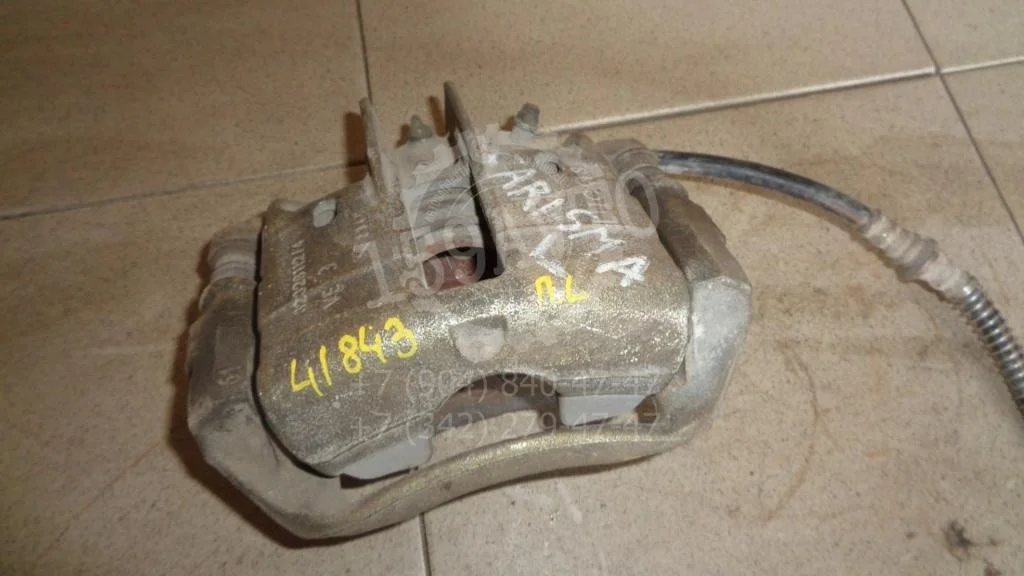 Суппорт передний левый Mitsubishi Carisma 2000 DA