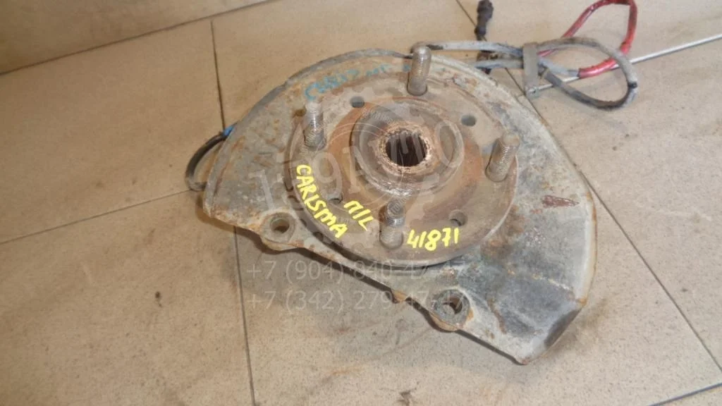 Кулак поворотный передний левый Mitsubishi Carisma 2000 DA