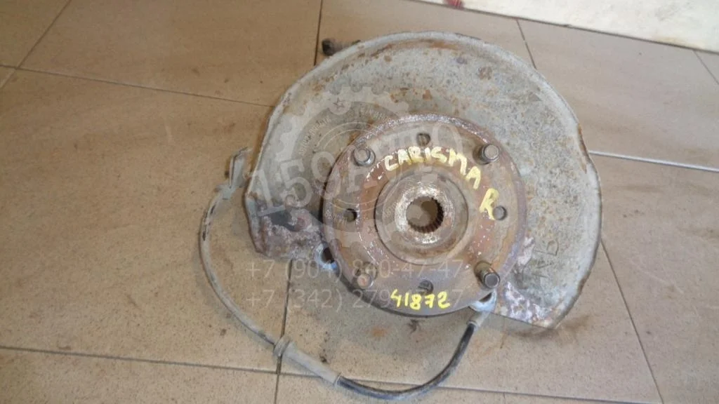 Кулак поворотный передний правый Mitsubishi Carisma 2000 DA