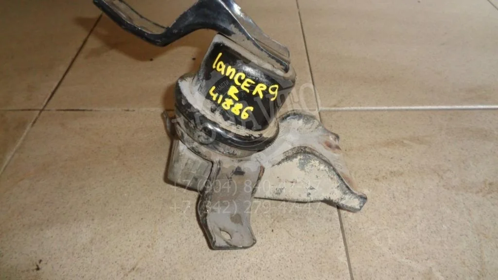 Опора двигателя правая Mitsubishi Lancer 9 CS