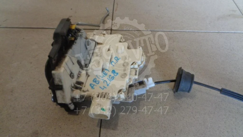 Замок двери передней правой Audi A8 2007 D3
