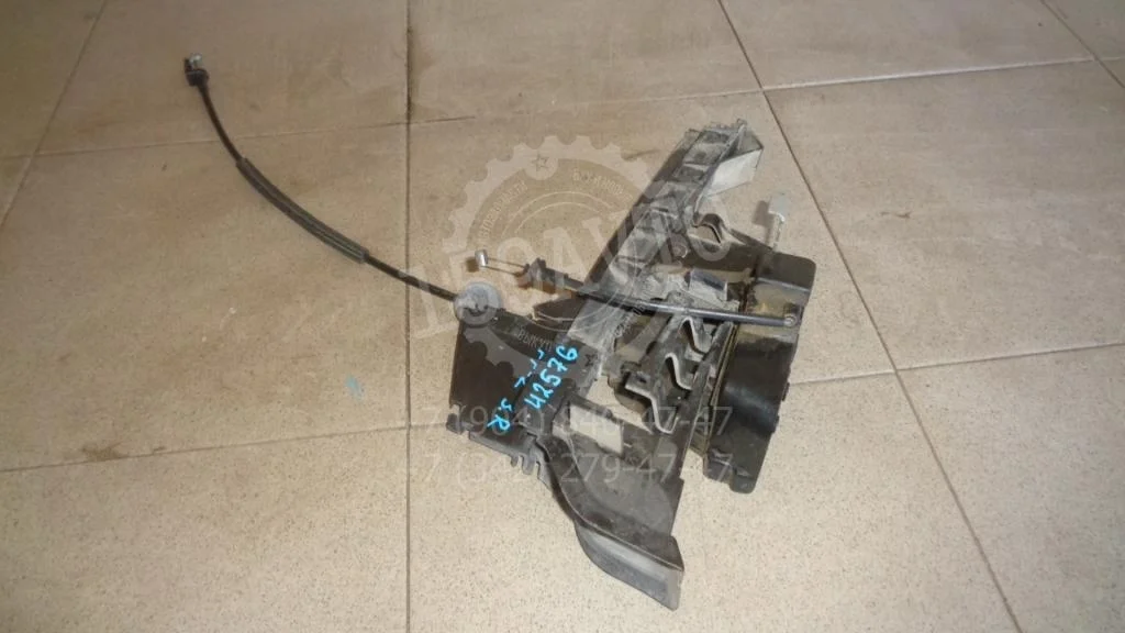 Замок двери задней правой Ford Focus 2