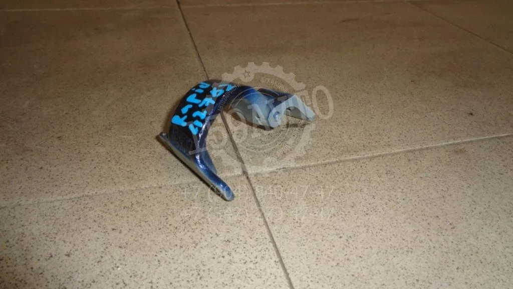 Петля двери багажника Skoda Rapid 1 2014