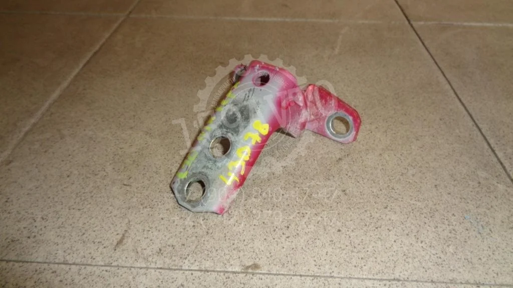 Петля двери передней Mitsubishi Lancer 10 2008 CY