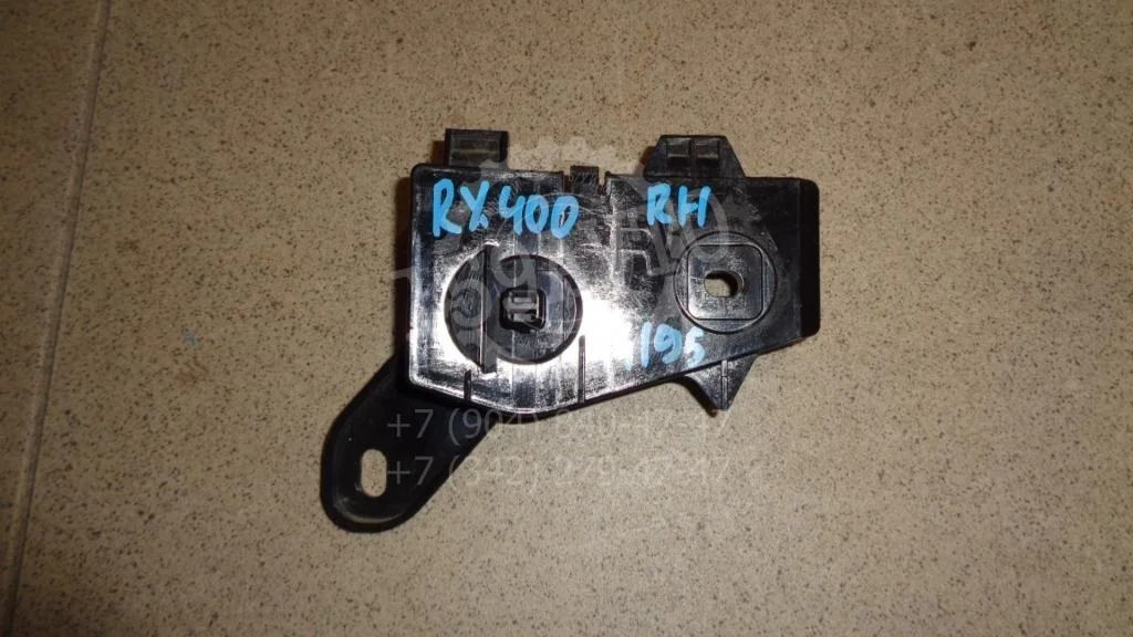 Кронштейн заднего бампера правый Lexus RX350 XU30