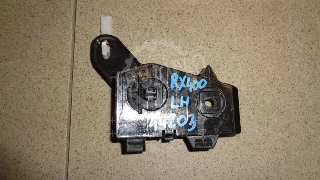 Кронштейн заднего бампера левый Lexus RX350 XU30