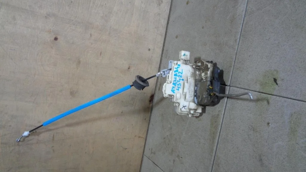 Замок двери задней правой Audi A8 2007 D3