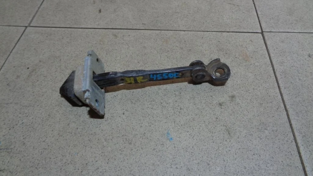 Ограничитель двери Mazda 3 2006 BK