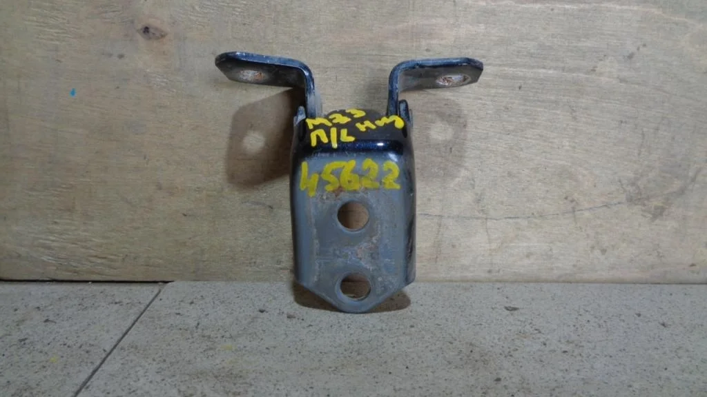 Петля двери передней Mazda 3 2006 BK