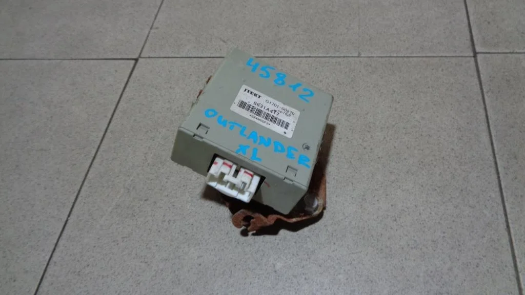 Блок электронный Mitsubishi Outlander 2 CW