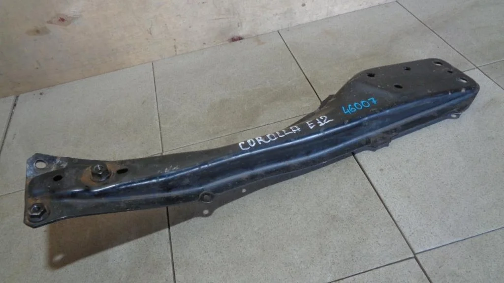 Балка передняя продольная Toyota Corolla E120