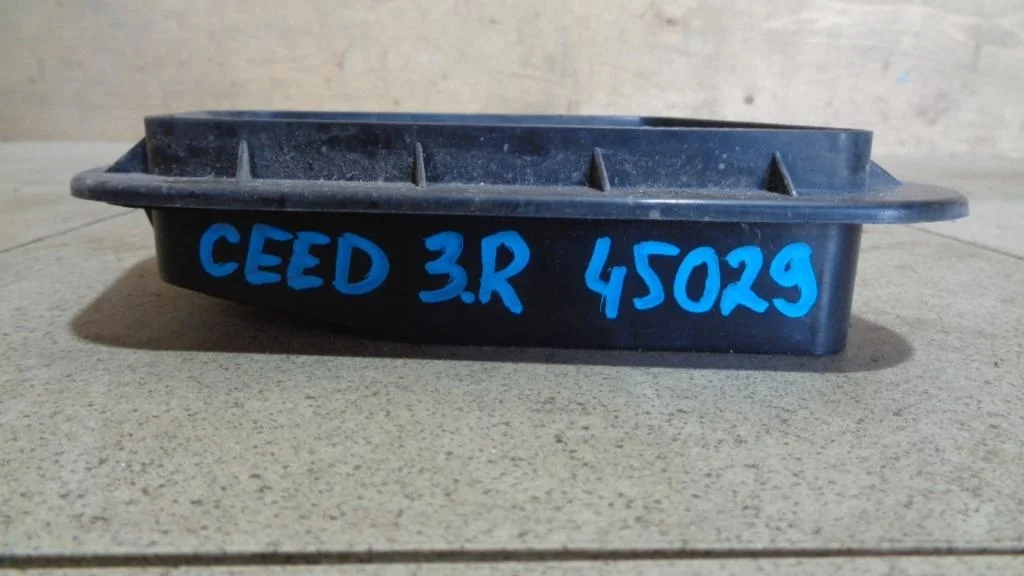 Решетка вентиляционная Kia Ceed 2 JD