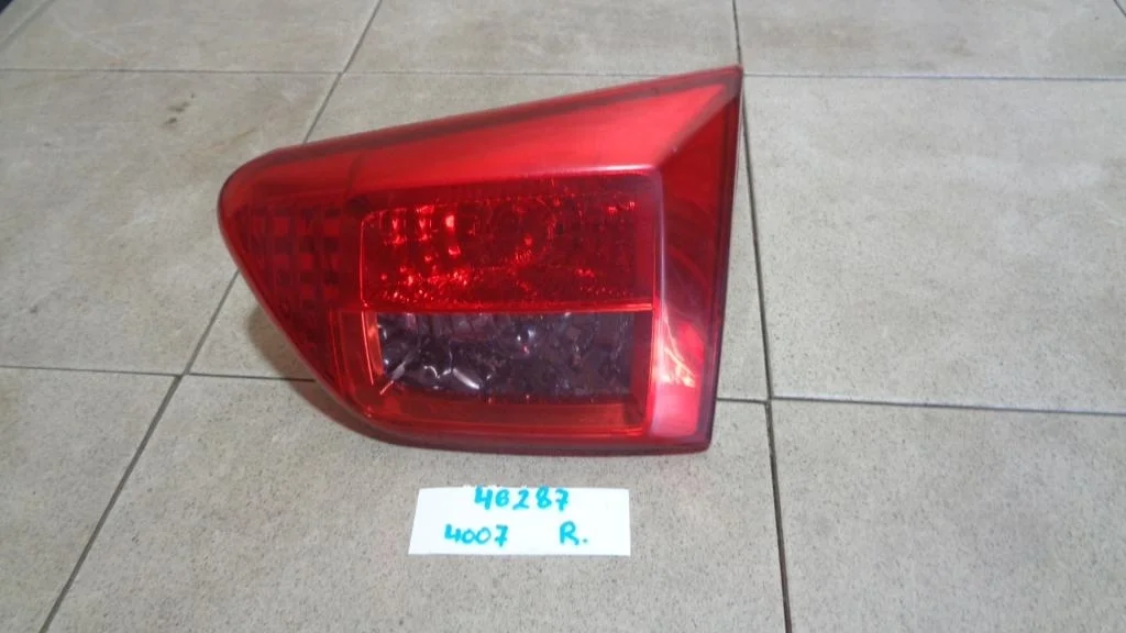Фонарь задний внутренний правый Peugeot 4007