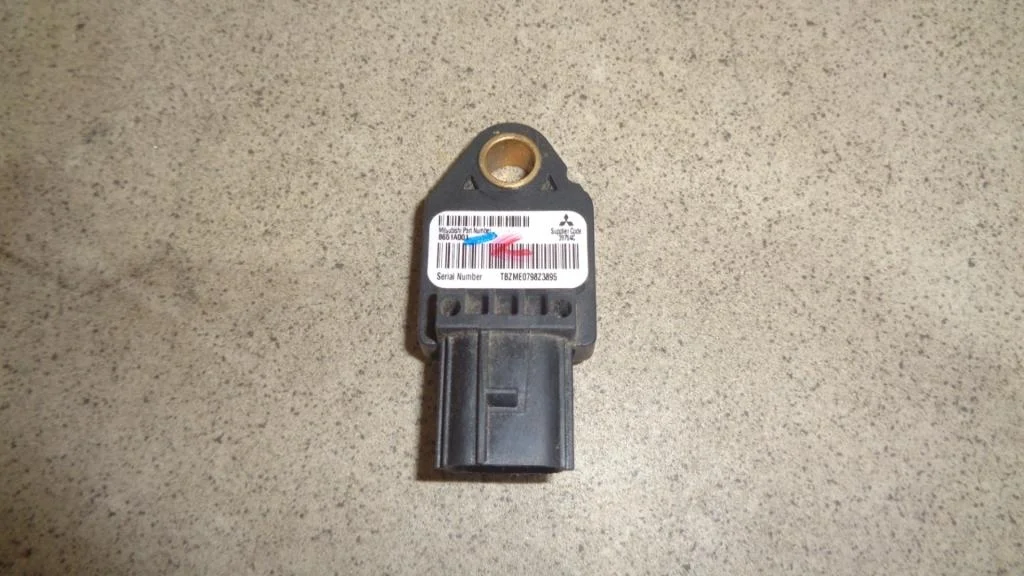 Датчик air bag Mitsubishi Lancer 10 CY