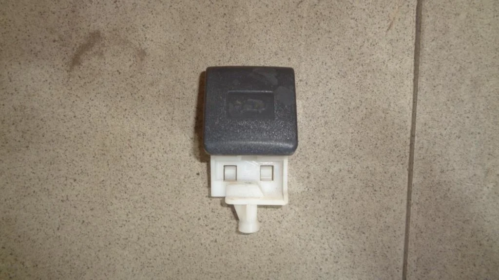 Ручка открывания капота Toyota Corolla E120