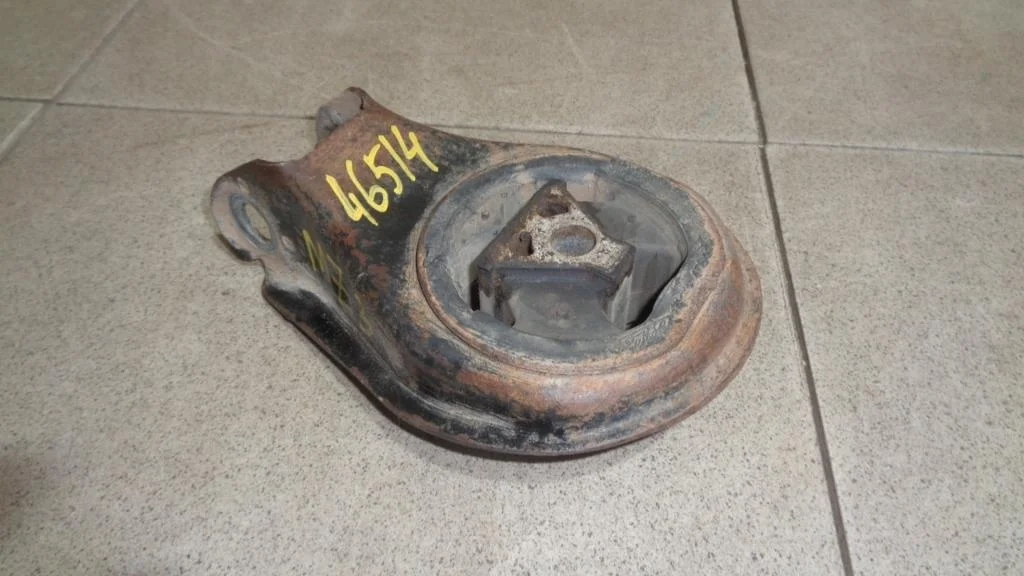 Опора двигателя задняя Mazda 3 2006 BK