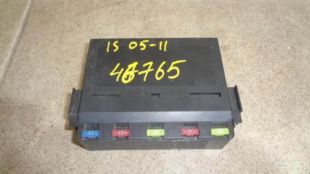 Блок электронный Lexus IS250 XE20