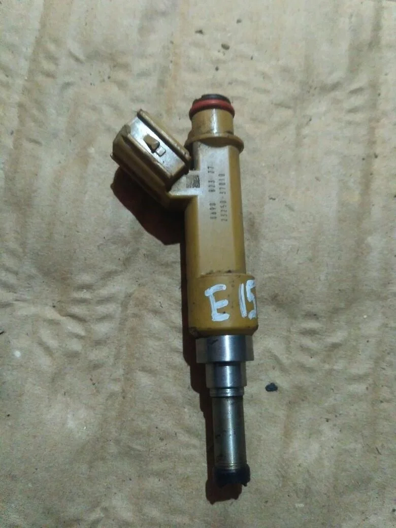 Б.у. форсунка топливная TOYOTA RAV4 ZSA30 TOYOTA RAV4 ZSA30