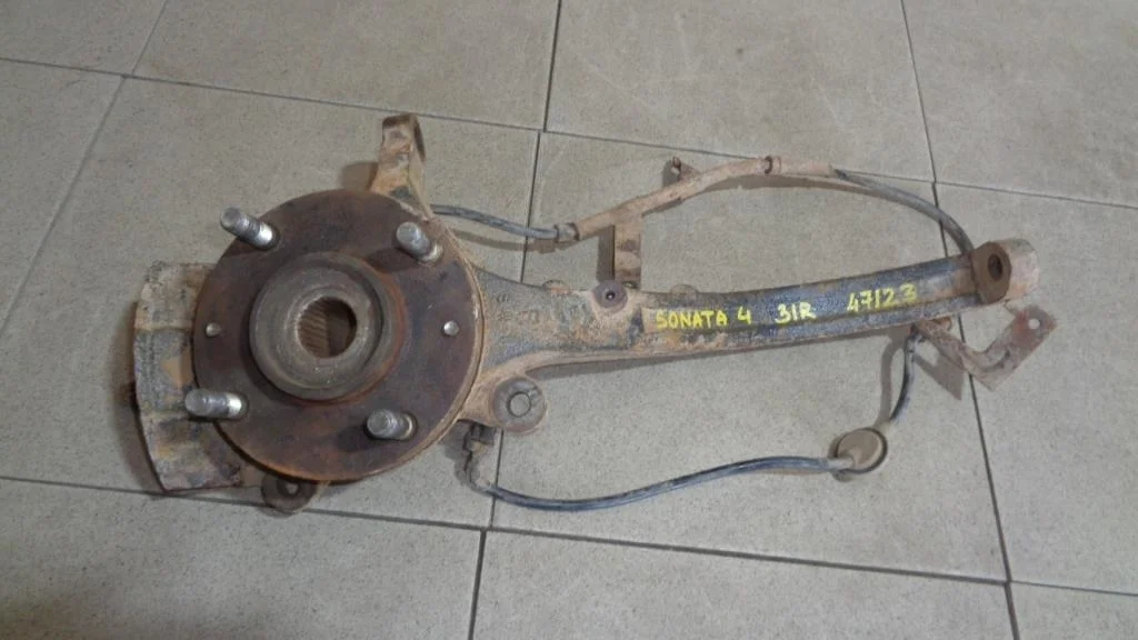 Кулак поворотный передний правый Hyundai Sonata 2007 EF