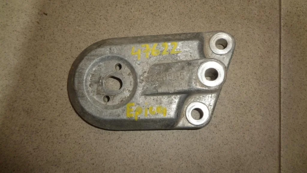 Кронштейн опоры двигателя Chevrolet Epica 2008 V250