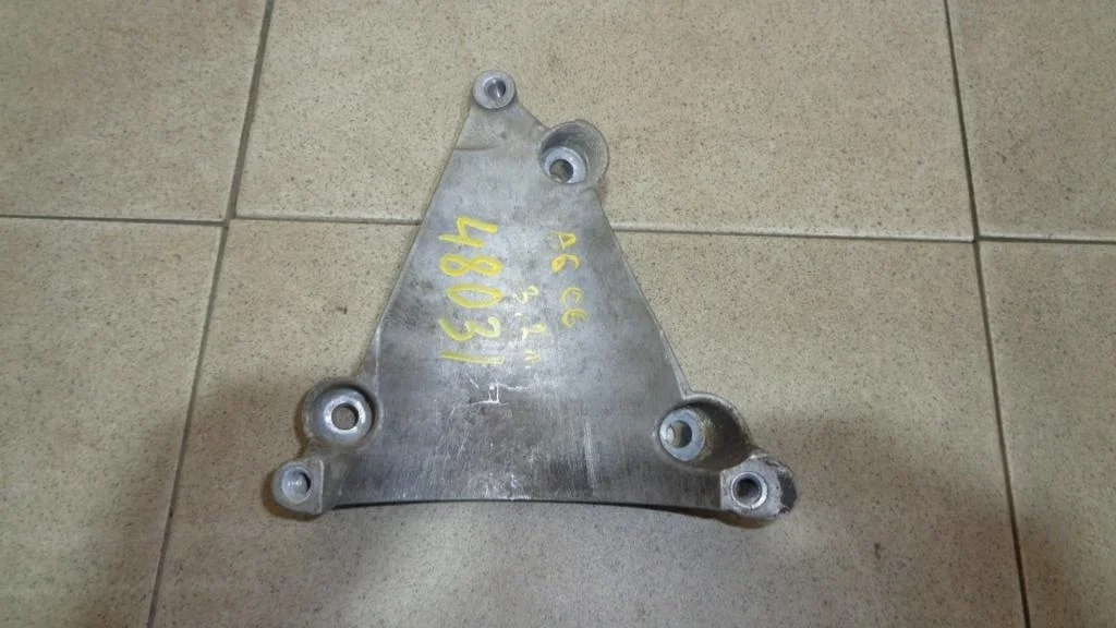 Кронштейн кондиционера Audi A6 C5